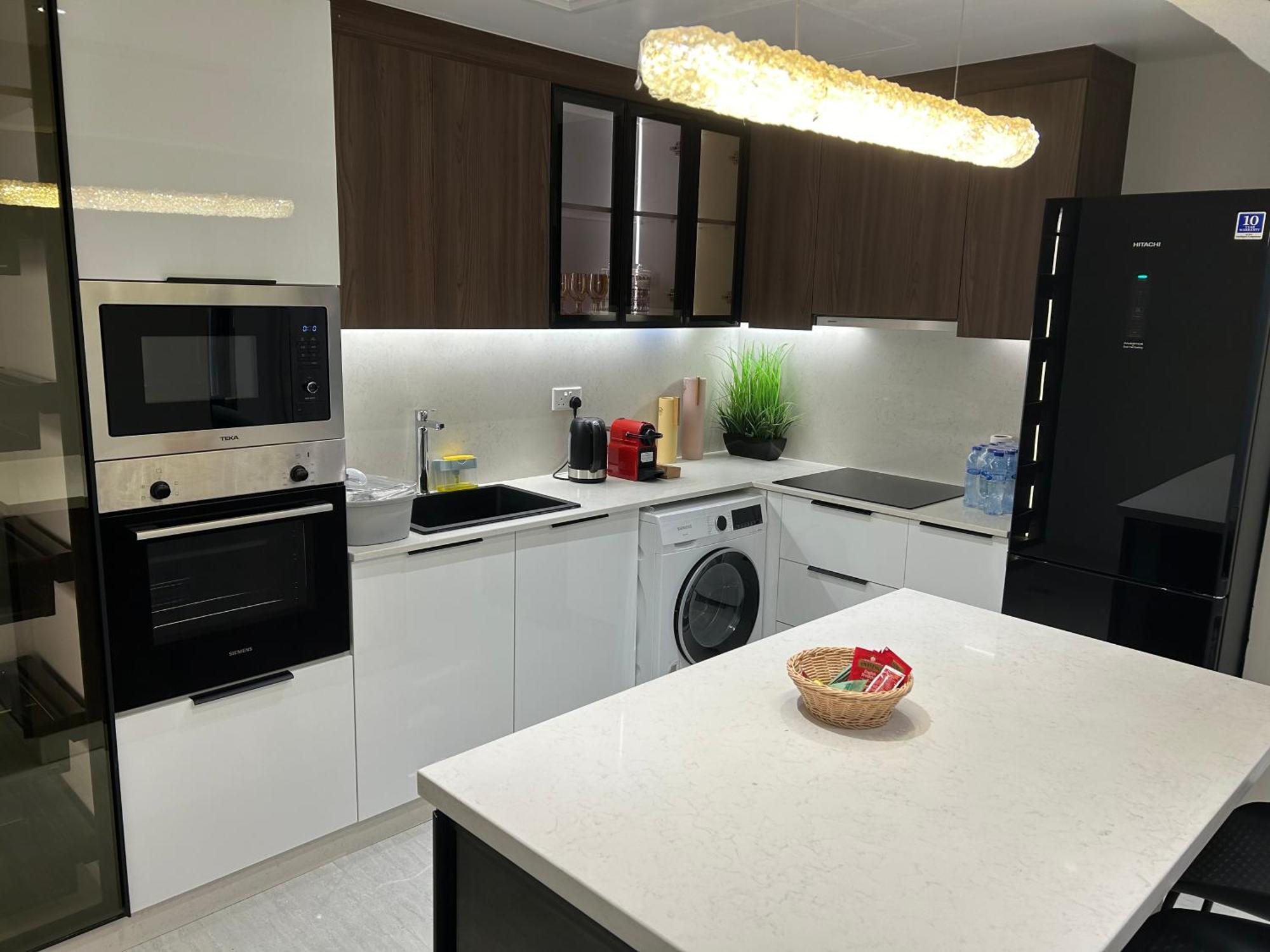 Usmans 4Bdrm Jbr Sadaf Next To Ritz Carlton Walk Apartment Дубай Екстериор снимка