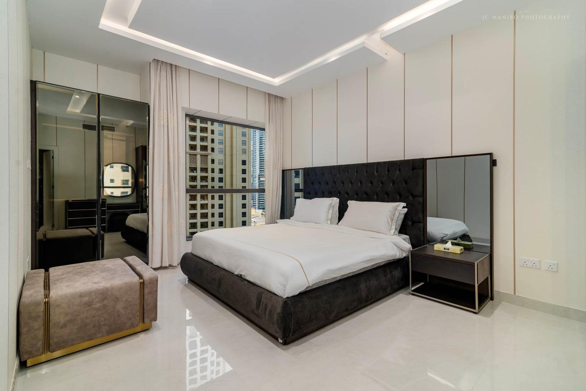 Usmans 4Bdrm Jbr Sadaf Next To Ritz Carlton Walk Apartment Дубай Екстериор снимка